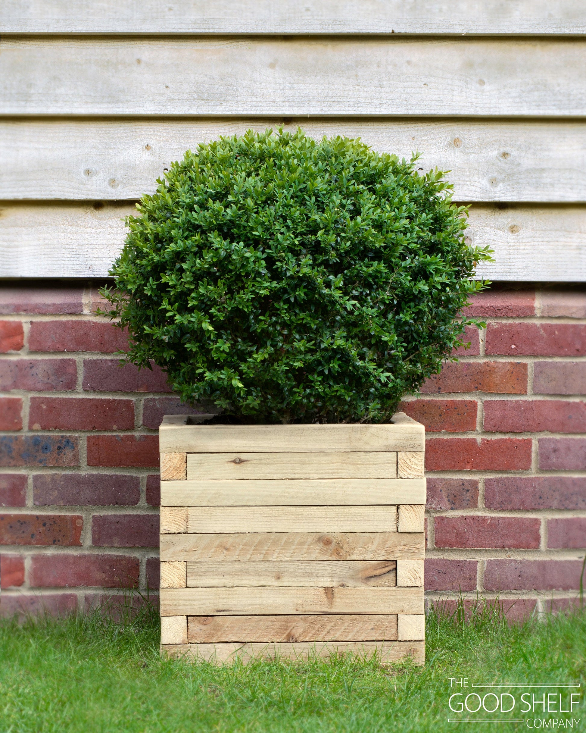 Harpsden Cube Wooden Outdoor Planter